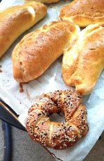 Piroschki & Obwarzanek Krakowski.jpg Piroschki & Obwarzanek Krakowski.jpg