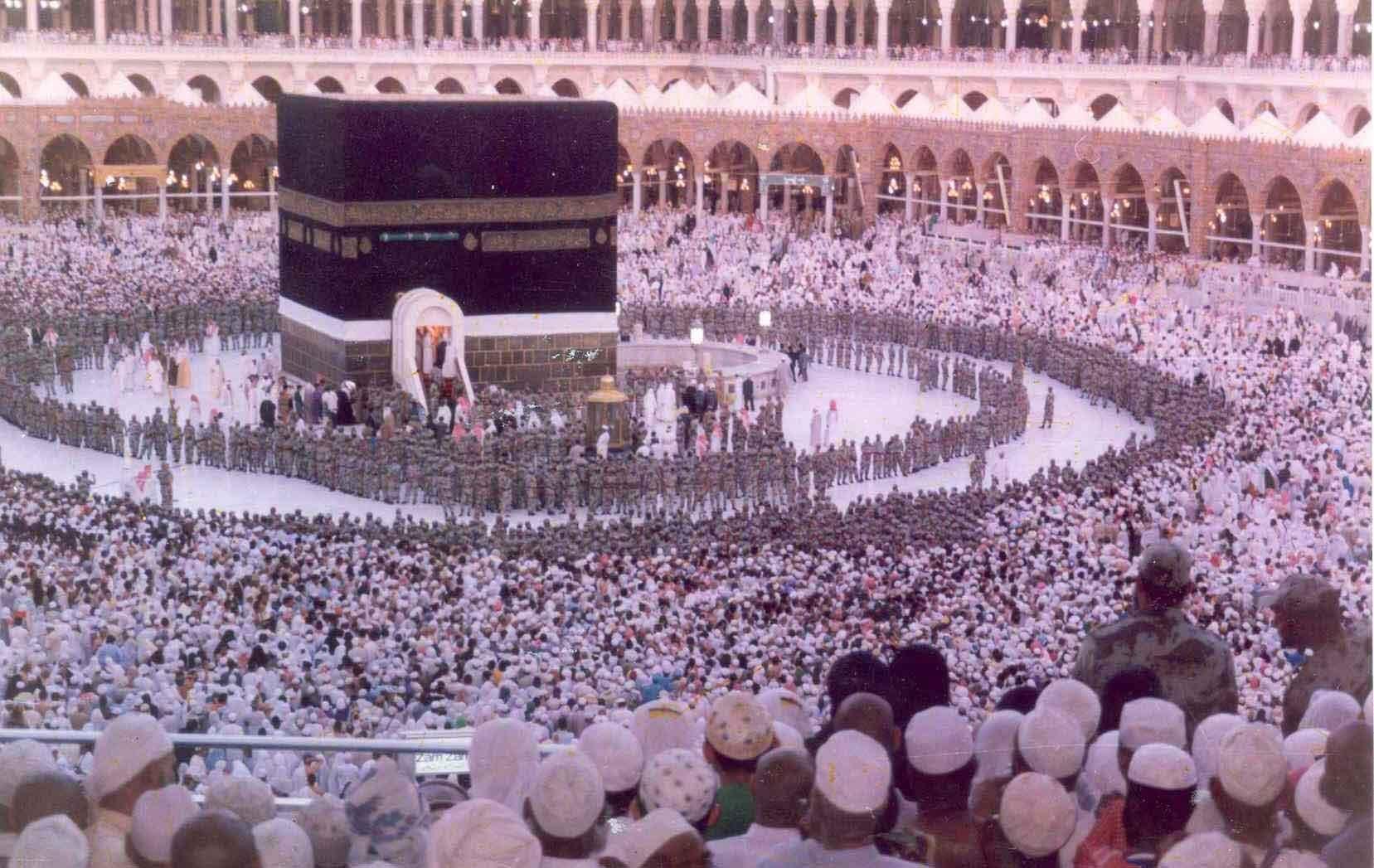 514tx3 1 - [Pic]:Inside the Kaaba!!
