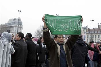 060208 muslimsParis hmed 2prp350x350 1 - Massive Worldwide Protests (many pics inside)