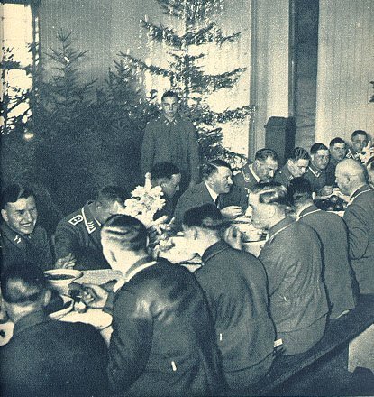 NaziChristmastree2-1.jpg