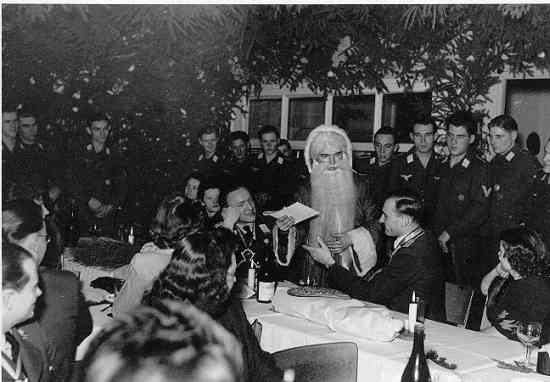 NaziSanta1944-1.jpg
