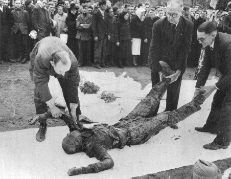 holocaust9-1.jpg