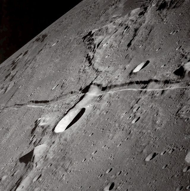 rille_apollo10_big-3.jpg