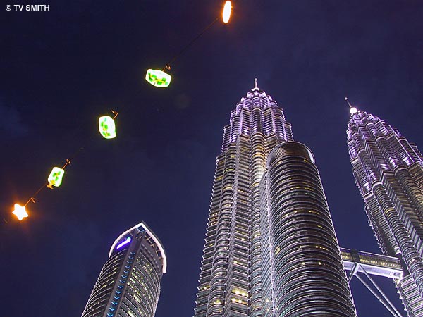 giant_ketupats_klcc-2.jpg