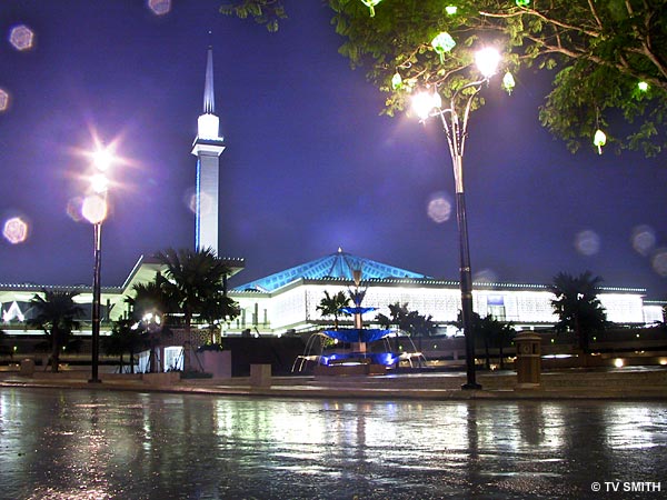 natmosque-1.jpg