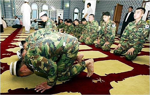 200405280041 02 1 - 37 Korean Soldiers Converted to Islam