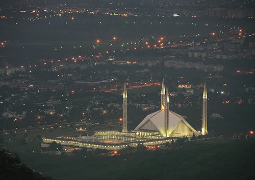 faisalmosque-1.jpg