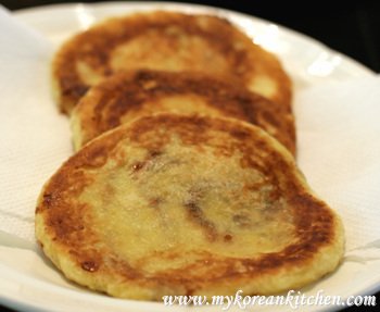 sweetpancakemixhoddeokserved-1.jpg