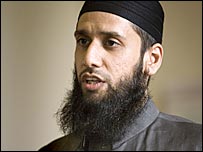_42865401_imam_new203-1.jpg