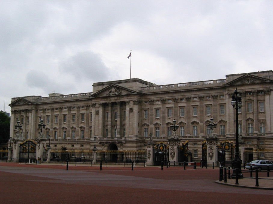 buckingham palace 1 - What is your ideal house??