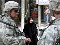 _44006902_troops_woman_ap203b-1.jpg