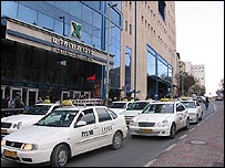  44022034 taxis203 1 - Jerusalem hails Muslim woman cabbie