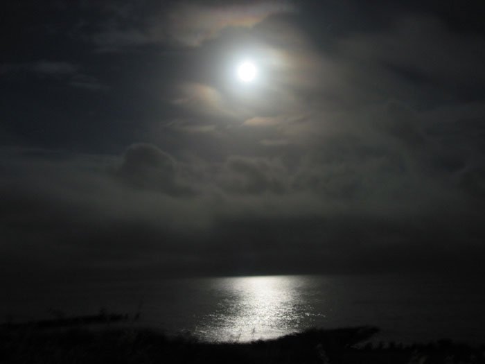 capemoon_l-1.jpg