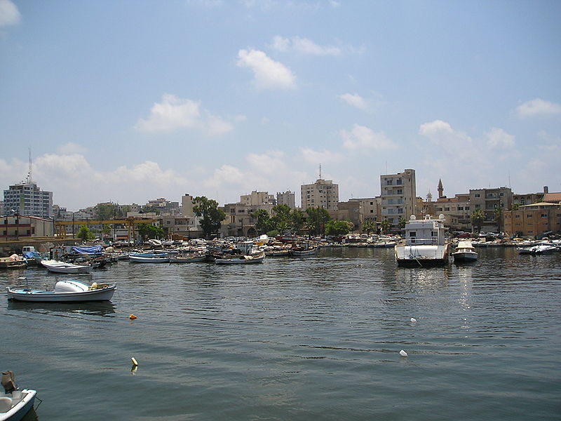800pxTyreFishingHarbour-1.jpg