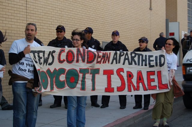 640 antizionist jews041 2 - San Francisco: 20 Jews Arrested in protest of 60th Anniversary Event