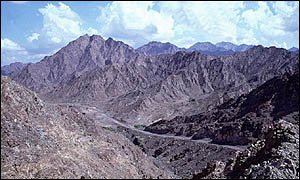  1941097 oman mountains bbc300 1 - Better than flowers and waterfalls - MOUNTAINS!