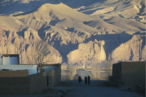 bamiyan4 1 - Better than flowers and waterfalls - MOUNTAINS!