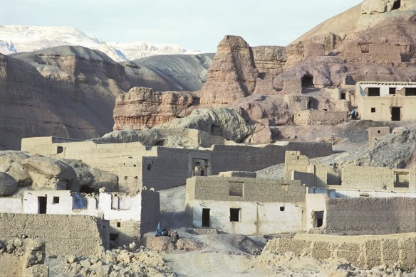 bamiyancavehouses 1 - Better than flowers and waterfalls - MOUNTAINS!