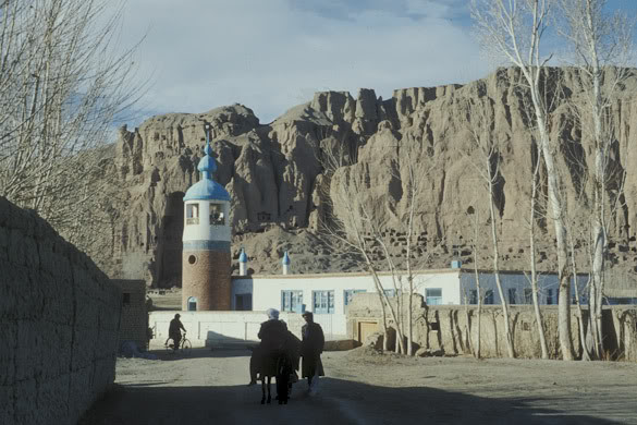 bamiyanmosque 1 - Better than flowers and waterfalls - MOUNTAINS!