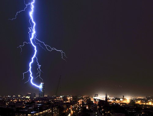 new20york20city20lightning20citircorp 3 - Mind-Blowing Beauty and Deadly Nature of Lightning