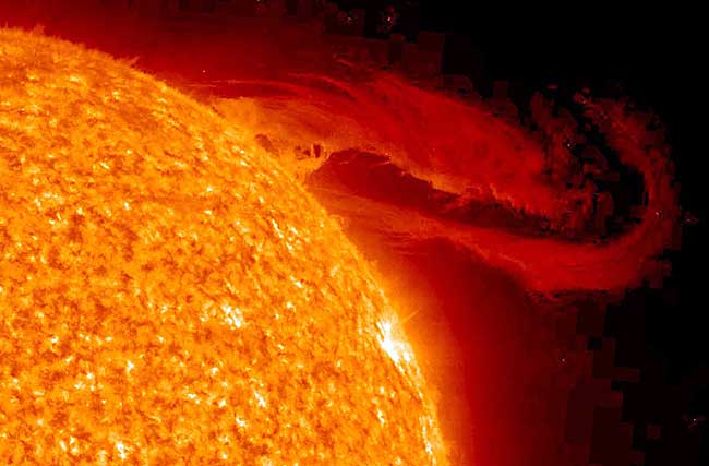SunCloseUpNASA_650x427-1.jpg