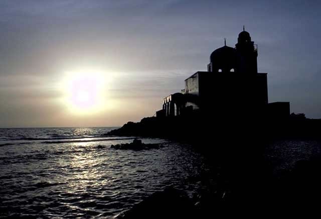 The20Island20Mosque20in20Jeddah2_jpg-1.jpg