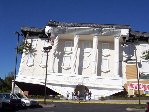 07wonderworksthumb-1.jpg