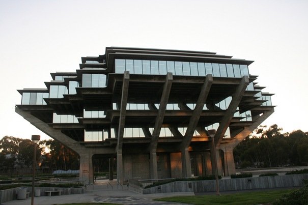 48ucsdlibrarythumb-1.jpg