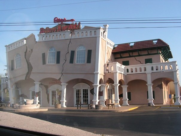 49ripleysbuildingthumb-1.jpg