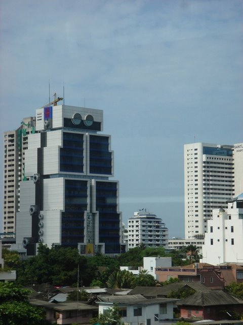 50robotbuildingthumb-1.jpg