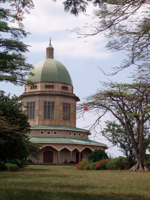 Africas_Bahai_temple_in_Kampala-1.jpg