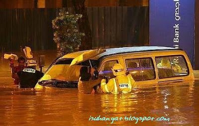 flood100607016-1.jpg