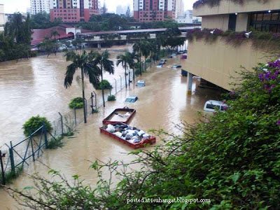 pwtc 1 - Massive flood causes havoc in Kuala Lumpur