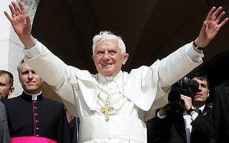 PopeBenedictXVI_am_1399459c-1.jpg