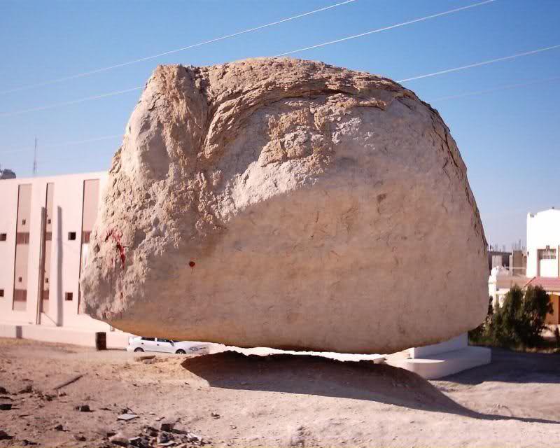 2ujrzx0 1 - Amazing Rock in Saudi Arabia - Believe It Or Not!