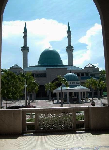IIUM2BSeriesThe2BMosque2BClose2Bup2 1 - Higher Islamic Learning Institution, Da'wa Centers