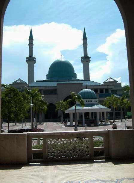 IIUM2BSeriesThe2BMosque2BClose2Bup2-1.jpg