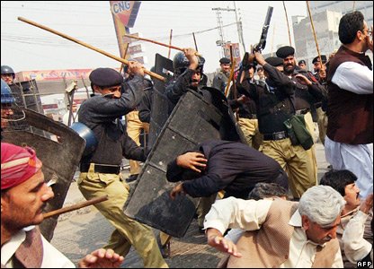 _44229130_clashes_afp416-1.jpg