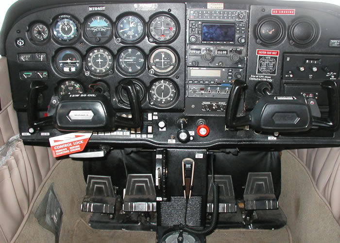 cessna 172 cockpit 1 - Ever go to car auctions?