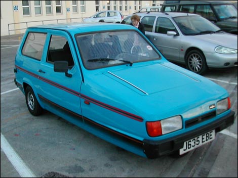 robin reliant 470 470x352 1 - Ever go to car auctions?