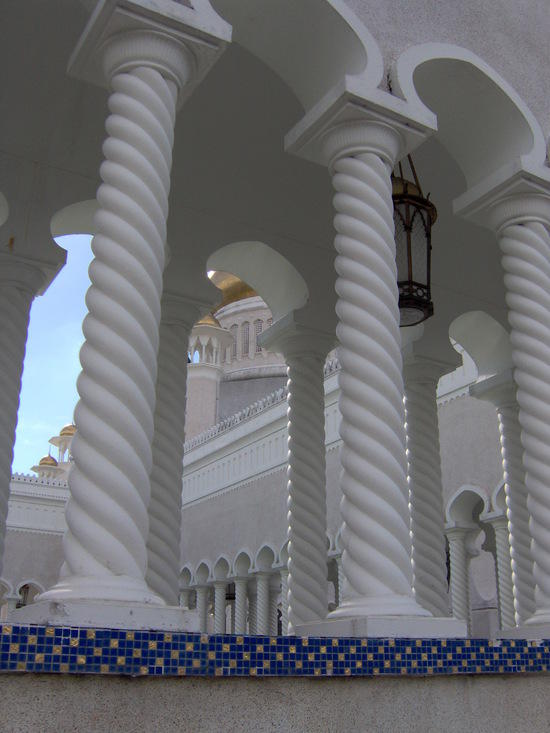 asian_odyssey1178893440masjid_omar_ali_s-2.jpg