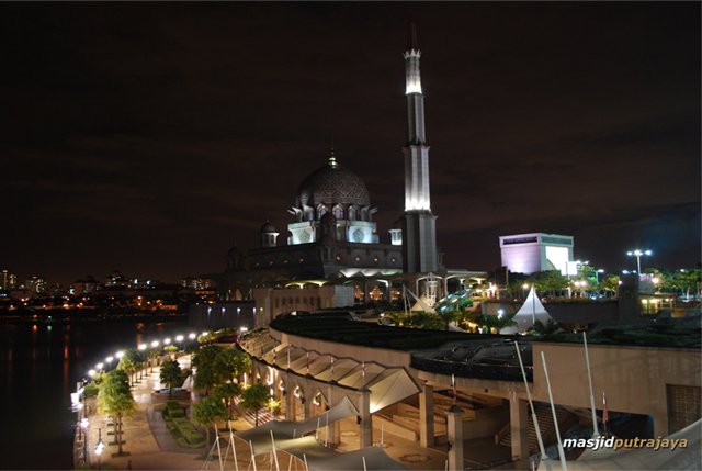 masjidputrajaya-1.jpg