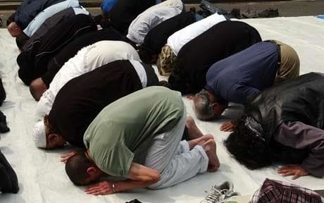 prayer 1502370c 1 - Muslim police say Islam not to blame for terror attacks
