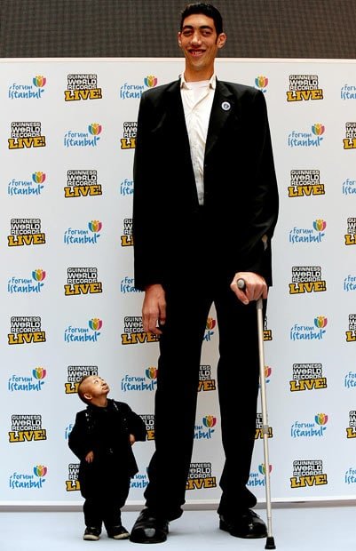 tallestandshorte 1559059i 1 - Worlds shortest and tallest man