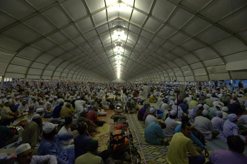 2009 Malaysian Tablighi Ijtema 2 - (namaz) muslim praying all around the  world ( beautiful pictures )