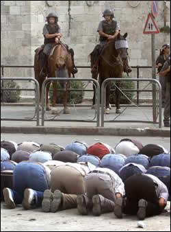 save343432430cq 1 - (namaz) muslim praying all around the  world ( beautiful pictures )