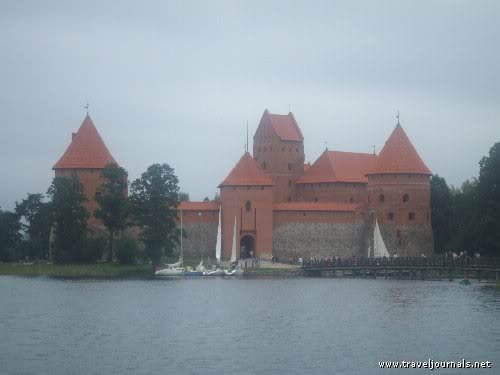 82294castleonthewatertrakaili-1.jpg
