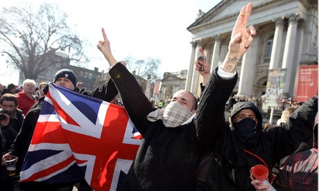 EnglishDefenceLeagueme006 1 - new wave of extremists plotting summer of unrest (EDL)