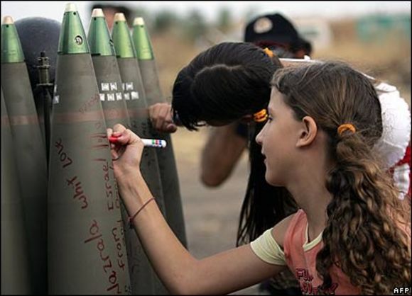 israeligirlsbombs3_580x435-1.jpg