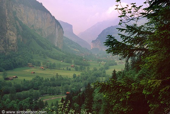 lauterbrunnenvalleyb-1.jpg
